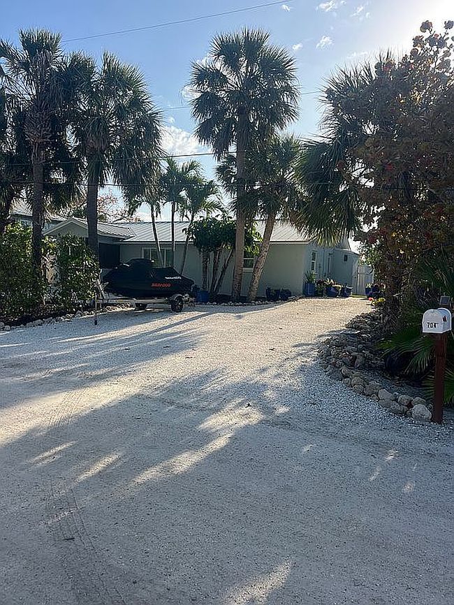 Photo of 704 Cardium St, Sanibel, FL