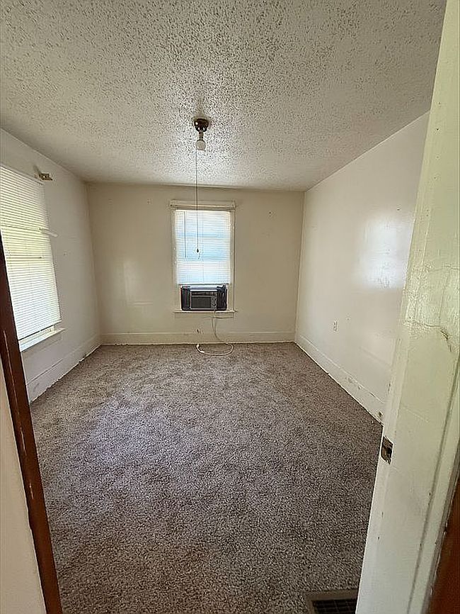 Image of 1504 Grove St