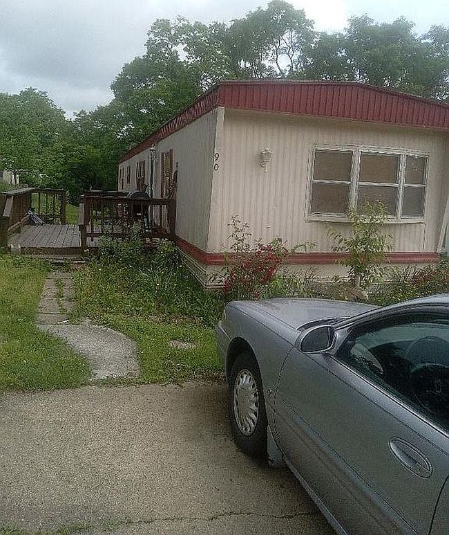 Image of 90 Laurie Ln