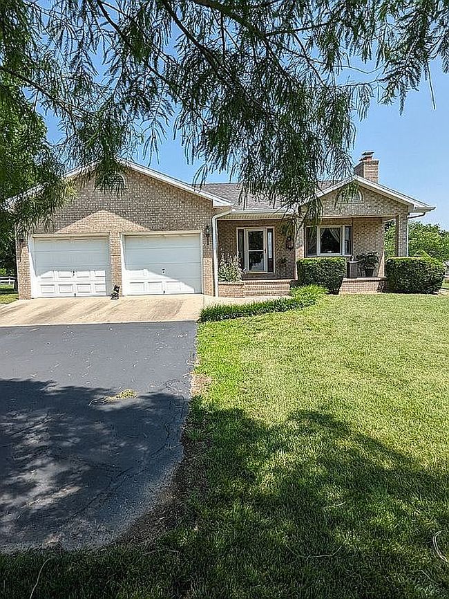 Photo of 1011 W Tracker Rd