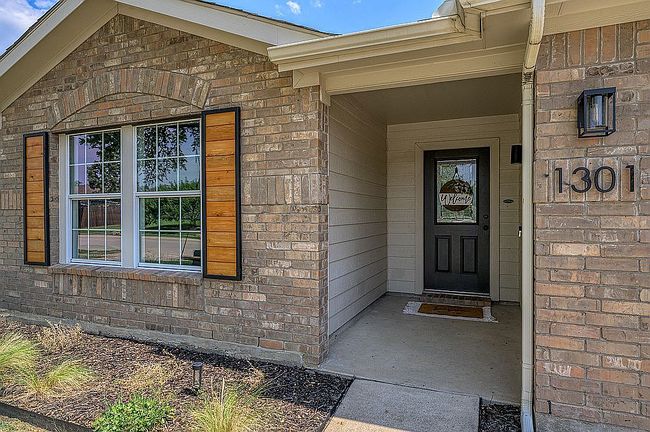 Additional photo 2 of property located at 1301 Oak Hollow Ln