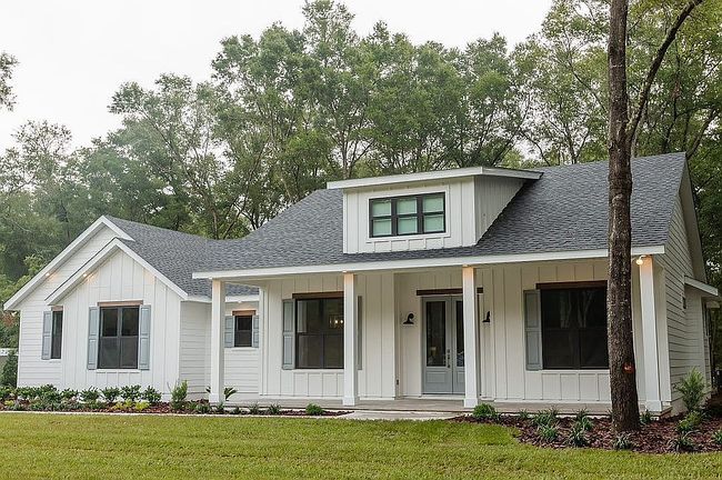 Image of 451 Nw Country Lake Dr