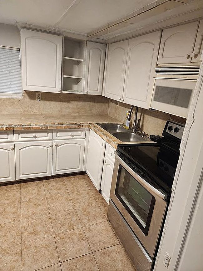 Image of 1555 Sw 131st Pl
