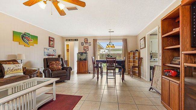 Photo of 210 Poinsettia Dr