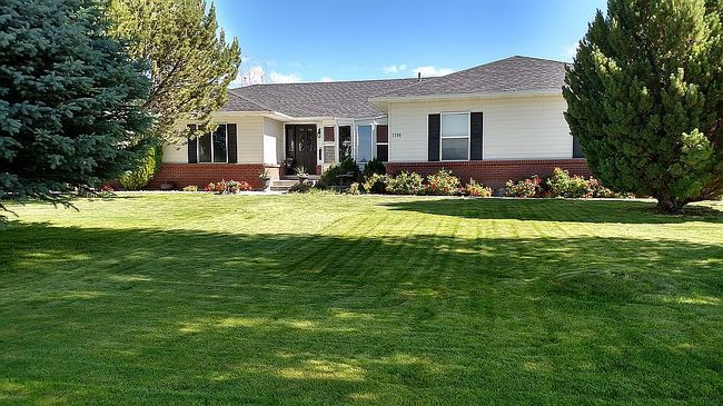 Photo of 1588 Royal Crest Dr