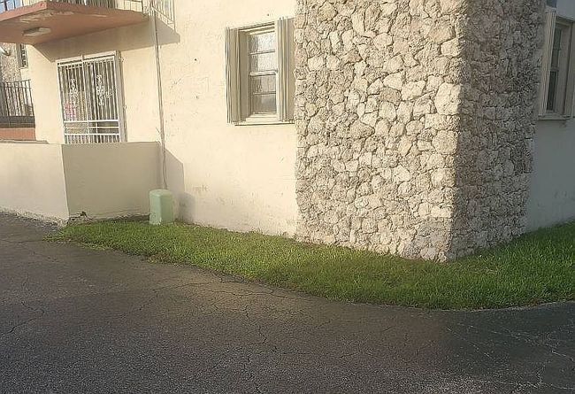 Image of 1275 W 35th St