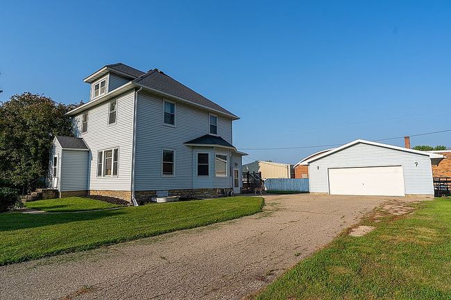 Additional photo 1 of property located at 30 1st Ave Sw