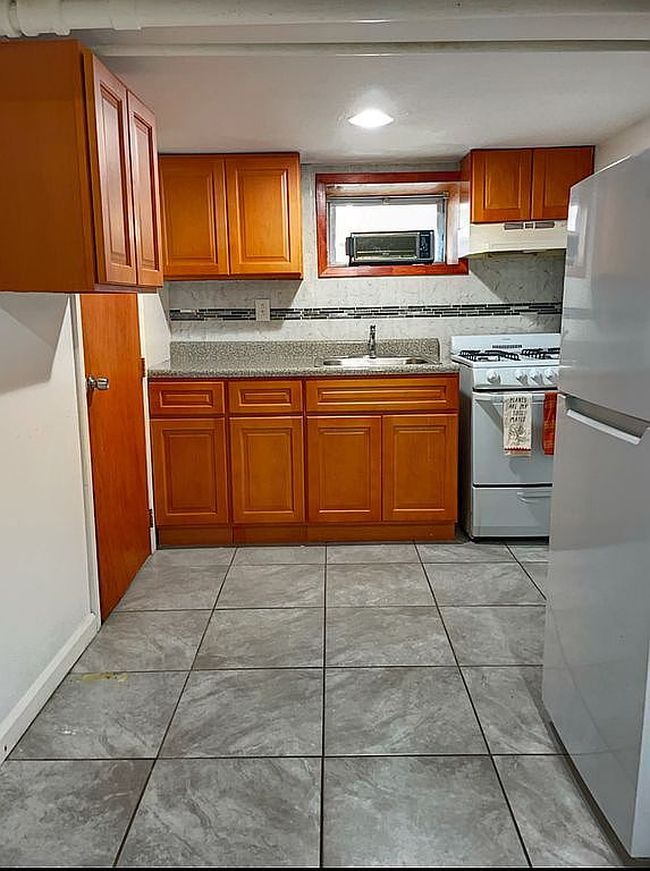 Photo of 240-20 142nd Ave, Rosedale, NY