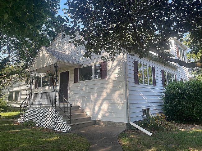 Photo of 252 S Main St