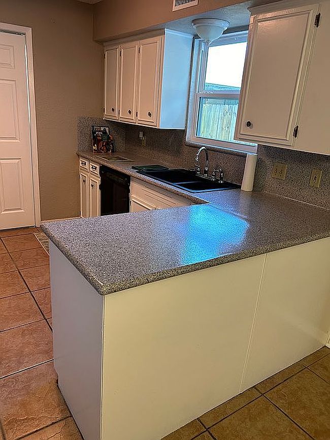Image of 4002 Oak Forest Dr #G