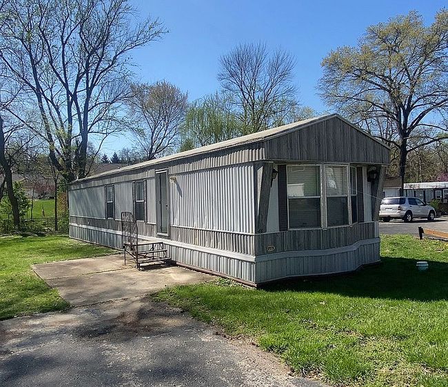 Image of 46 Willow Dr