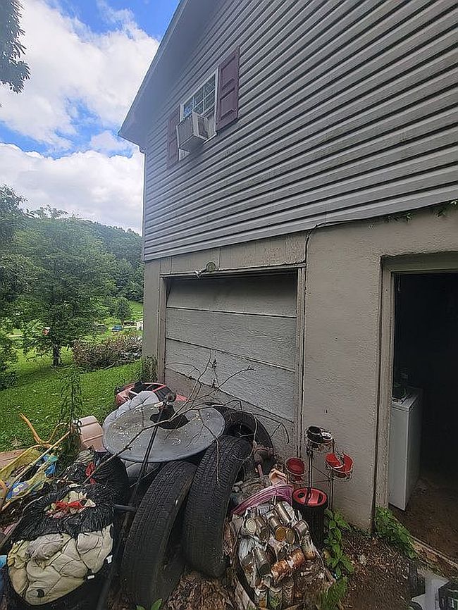 Photo of 372 Jenkins Hollow Rd, Elizabethton, TN