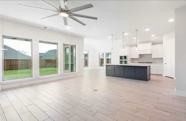 Photo of 1511 Wolfgang Way, Van Alstyne, TX