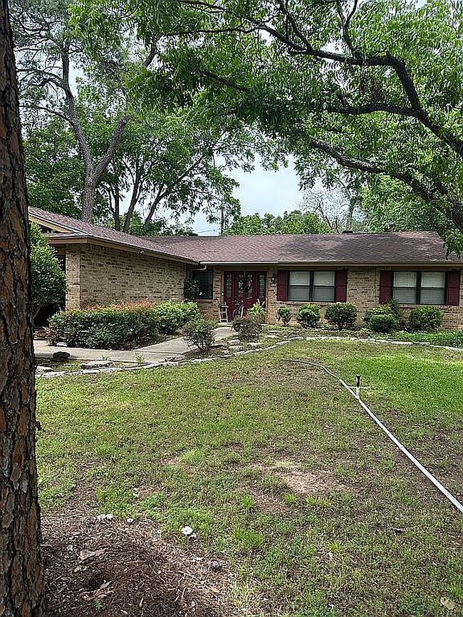 Preview of property located at 2602 Brentwood Cir