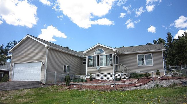 Additional photo 3 of property located at 747 W Henrietta Ave