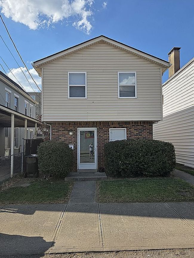 Photo of 213 Lindsey St