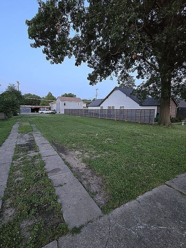 Photo of 718 S Shawnee Ave, Bartlesville, OK