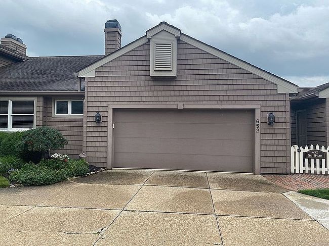 Additional photo 1 of property located at 652 Isle View Dr