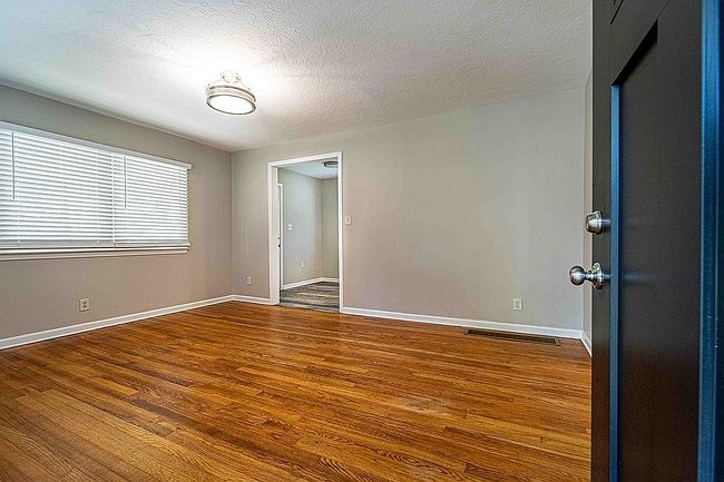 Additional photo 2 of property located at 2024 Frank Ln Se