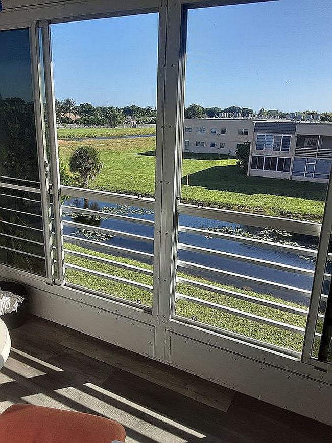 Image of 9601 Sunrise Lakes Blvd Apt 304