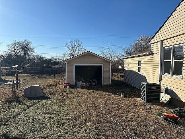 Image of 905 Birch St