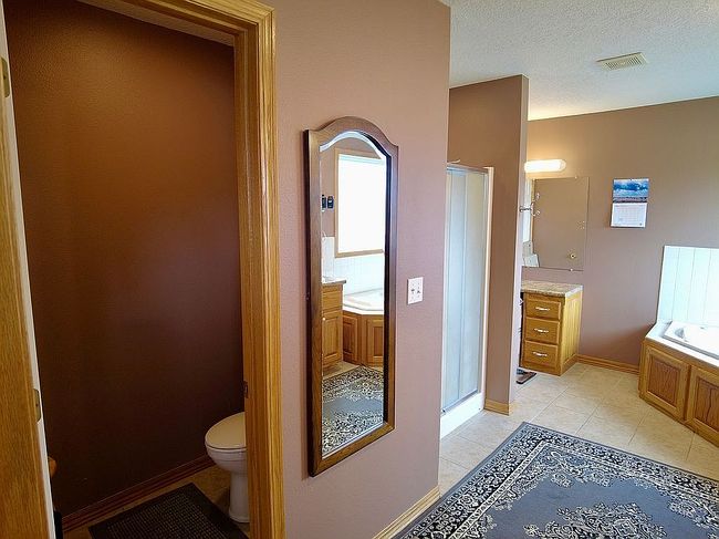 Photo of 100 Johns Ct, Frontenac, KS