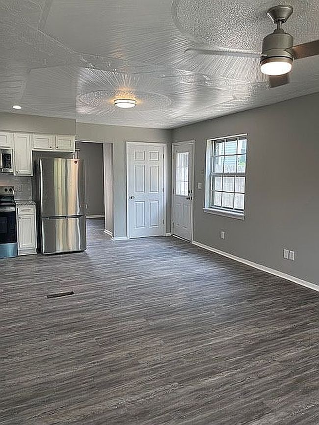 Photo of 10105 Mcneely Lake Dr, Louisville, KY