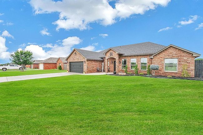 Additional photo 1 of property located at 511 Willow St