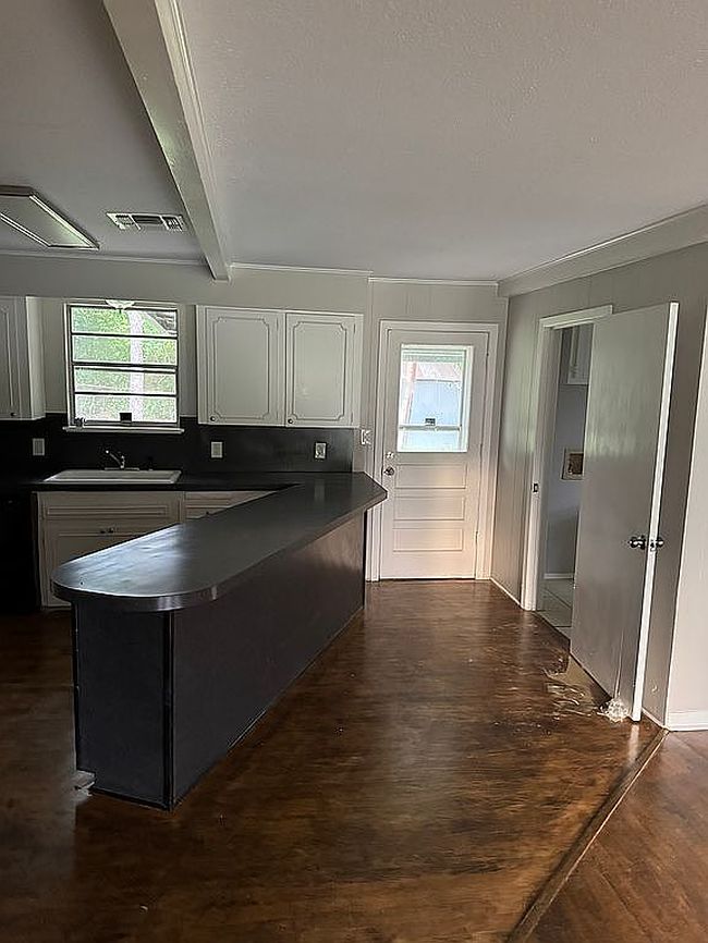 Image of 1003 Max Fern St