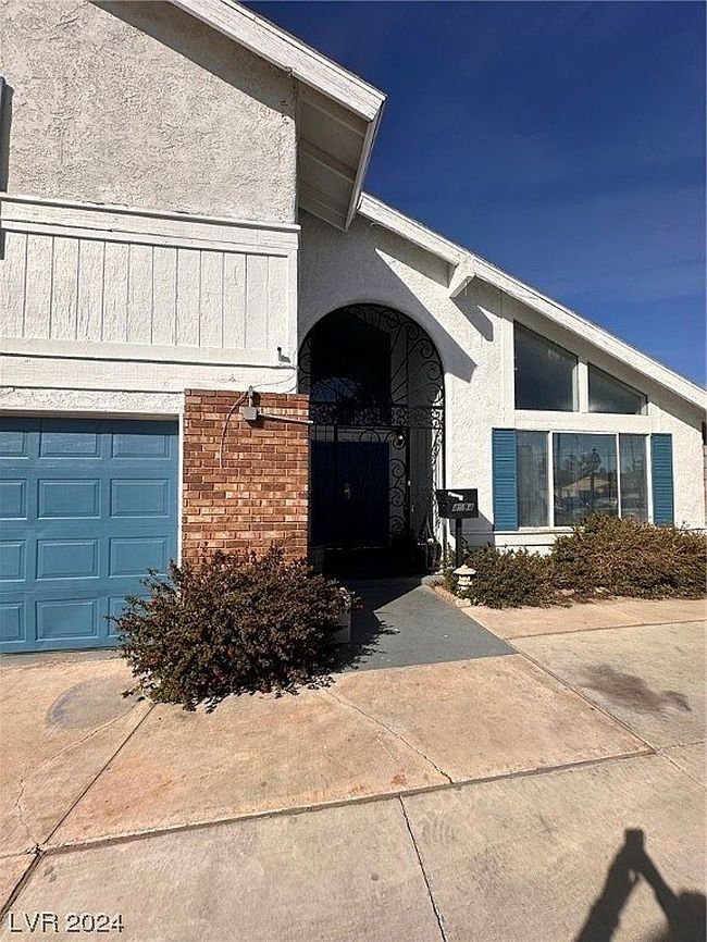 Preview of property located at 4594 E Rochelle Ave
