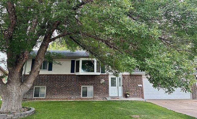 Photo of 909 W Reid Ave