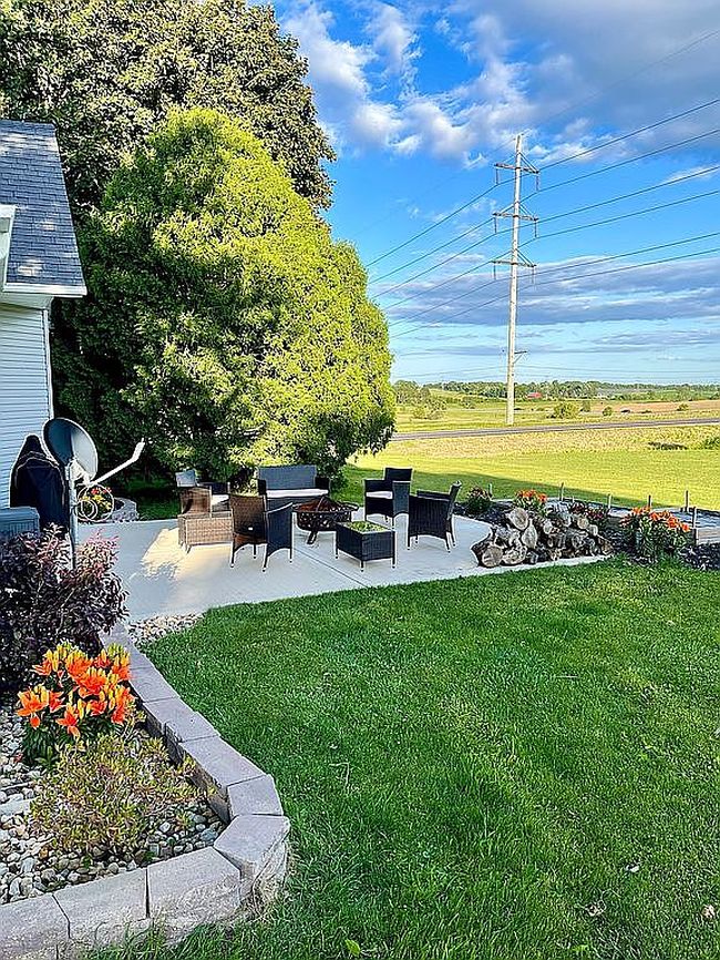 Photo of 1490 N Henderson Rd, Freeport, IL