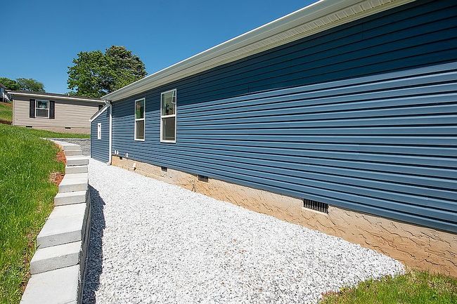 Photo of 62 E Emerald Ave, Franklin, NC