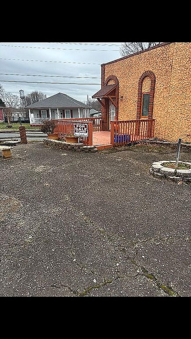 Image of 501 Woodlawn St