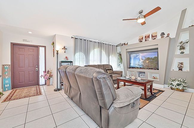Image of 2222 Ne 22nd Ave