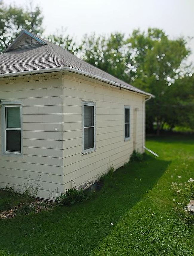 Photo of 47 N 2nd St, Waubay, SD