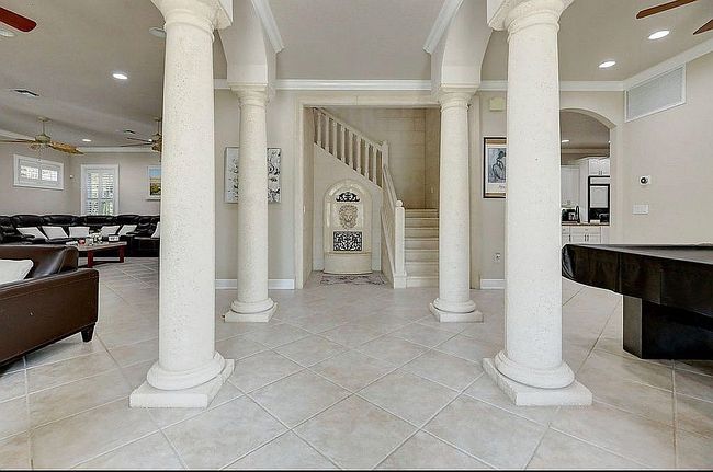 Additional photo 2 of property located at 2304 Winding Creek Ln