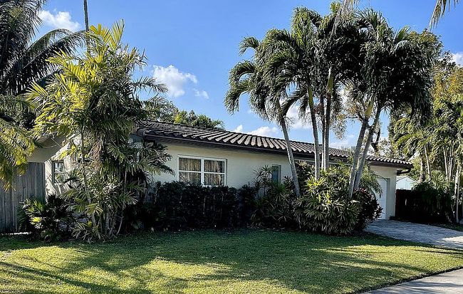 Image of 2124 N 32nd Ct