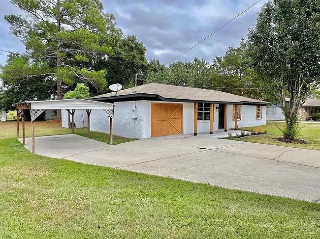 Additional photo 2 of property located at 305 Frances Dr