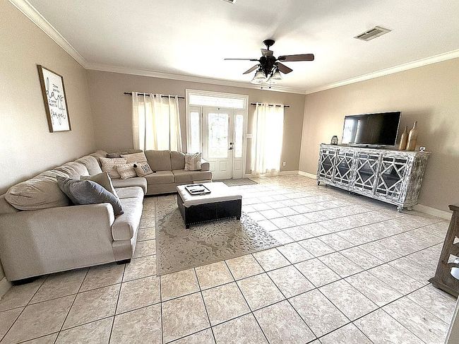 Image of 210 Kleinpeter Dr