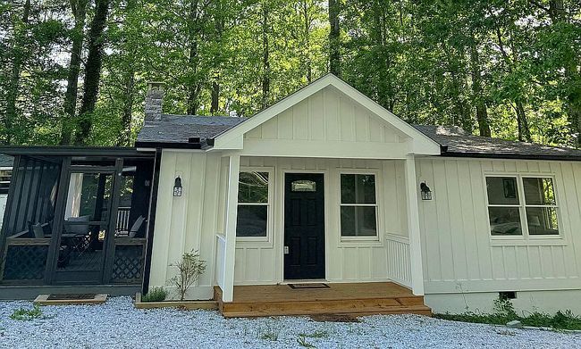 Photo of 70 Tallent St, Franklin, NC