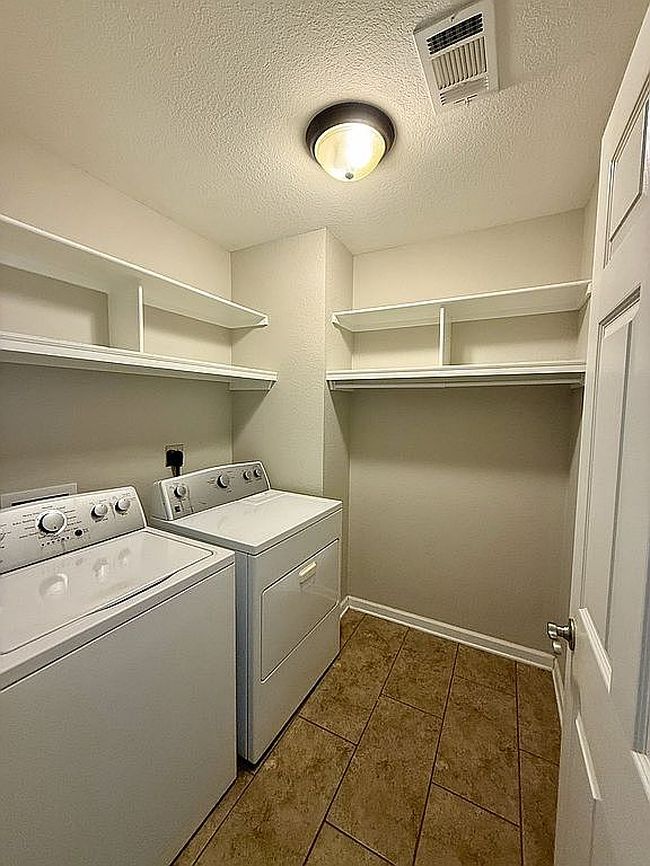 Preview of property located at 2728 Ridgewood Rd