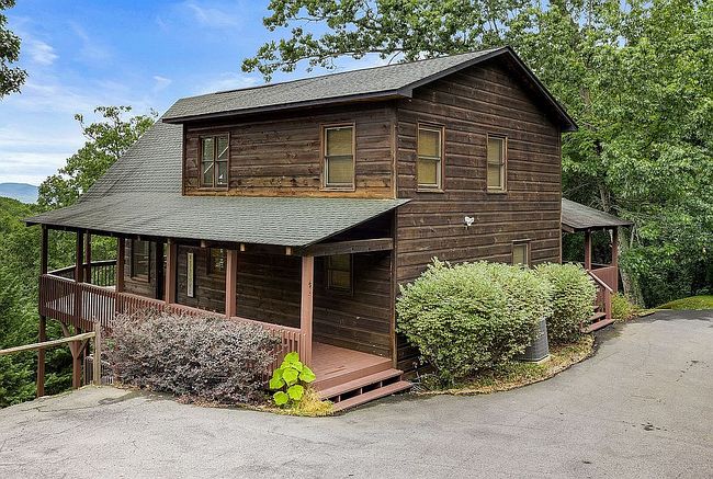 Preview of property located at 695 Stonebriar Dr