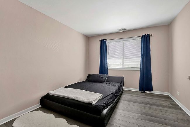 Photo of 725 W Huntington Commons Rd Apt 416, Mount Prospect, IL
