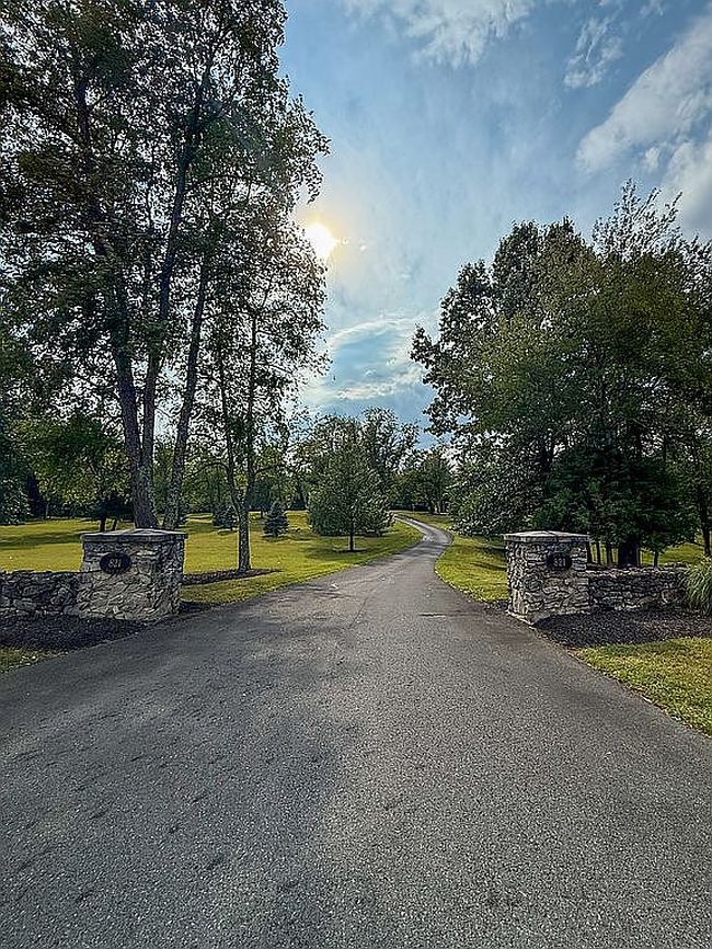 Photo of 821 Apple Pie Ridge Rd