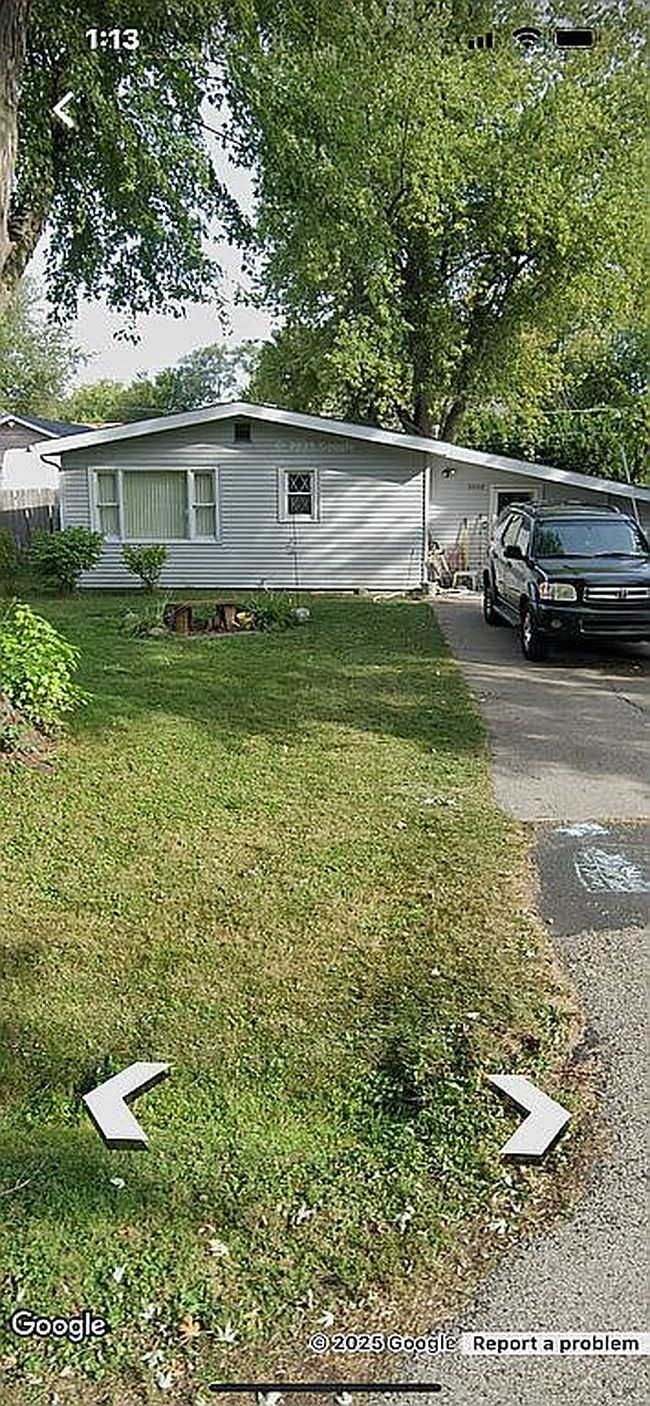 Photo of 2002 Burr Oak Ln, Lindenhurst, IL