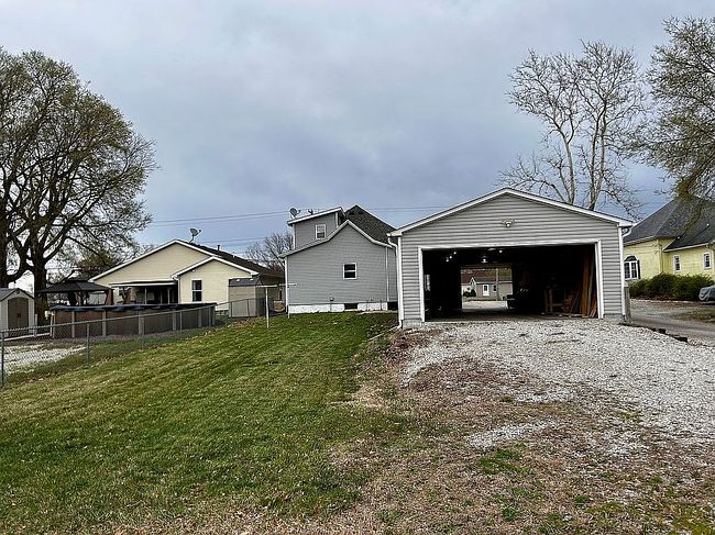 Image of 1103 N Springfield St