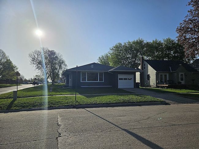 Photo of 801 5th St, Sibley, IA