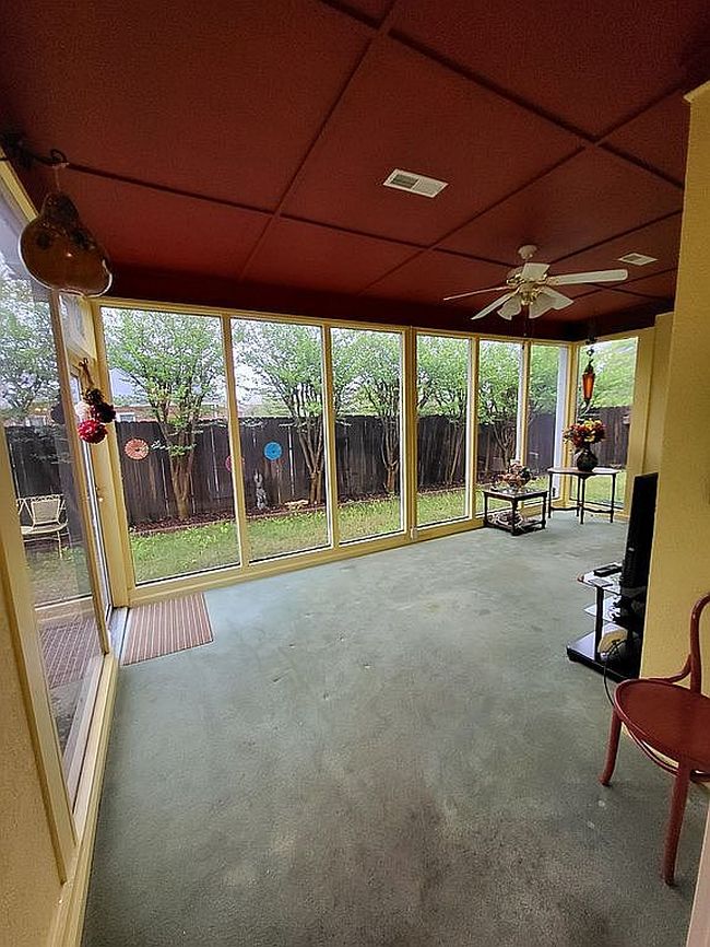 Image of 115 Old Brook Pl