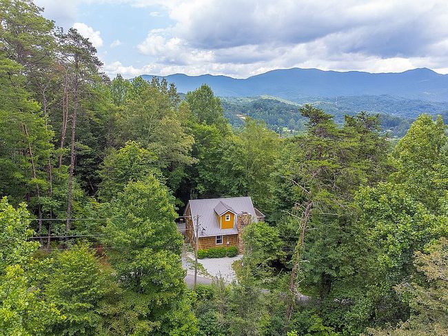 Photo of 256 Bailey Ave, Bryson City, NC